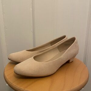 Elegant Cream Women's Shoes